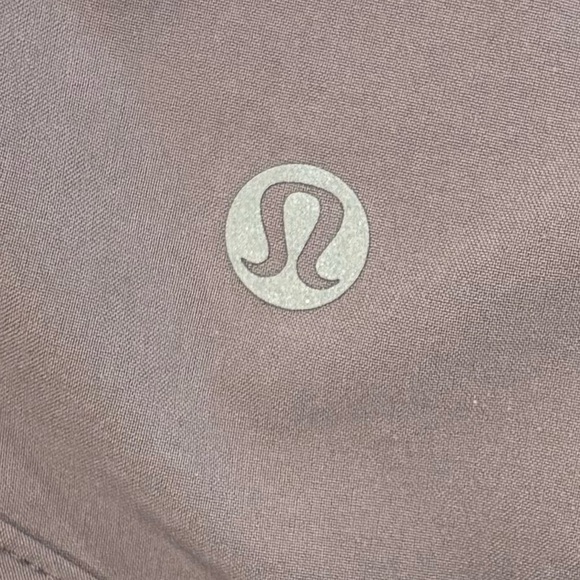 (SOLD) Lululemon Tracker Shorts 4" In Smoked Mulberry Size 4 - Picture 3 of 6